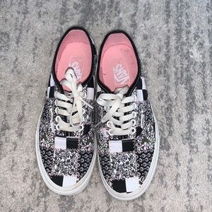 Vans black and white floral sneakers size 8 women’s